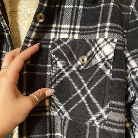 Plaid Shacket - Picture 4 of 4